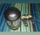 Se Vende Casco con Su Juego de Guantes