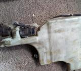 DEPOSITO DEL LIMPIADOR DE PARABRISAS TOYOTA 4 RUNNER