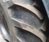 Vendo Llantas de Trator Traceras
