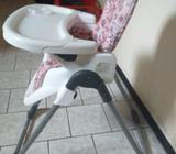 Comedor Born, poco uso