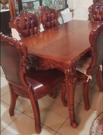 Muebles exclusivos madera de roble,cuero genuino, tallados
