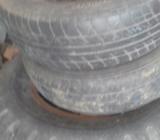 Llantas con Lata Y Latas sin Llantas