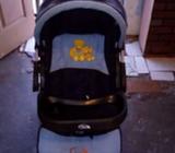 Coche con Porta Bebe en Buen Estado