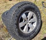 Vendo 4 aros 16 originales Toyota para Hilux o Toyota Fortuner