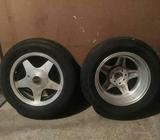 Se vende juego de 4 llantas con aros