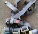 Nissan Sentra B13 4puertas Cinturones