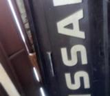 Compuerta Nissan 720. 83. 37. 29. 48