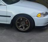 Vendo Aros 15 X 8.25 con Llantas a Un 90