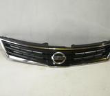 Parrilla Tiida Nissan