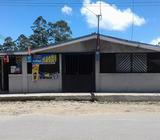 casa con local comercial