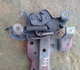 Tranca Tapa Motor de Nissan Sentra B14