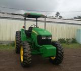 John Deere 5725