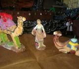 Camellos Y Aldeana
