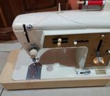 Máquina de Coser Singer