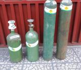 Cilindros de Oxígeno Pequeños Llenos