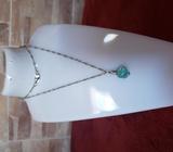 Collar celeste luminiscente, luminoso en la oscuridad