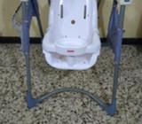 Silla mecedora de 6 velocidades y 18 canciones marca fisher price