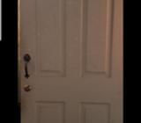Puerta con Llavin Y Llaves Yale