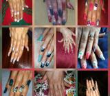 Se Hacen Uñas de Gel Pintadas