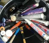 Bates, guantes y bolas de baseball