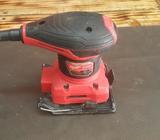 Lijadora de Vibracion Milwaukee