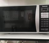 Se vende microondas PANASONIC