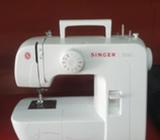 Maquina de Coser Singer. San Vito