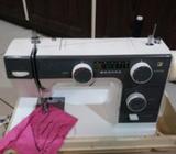 Máquina de Coser Regina