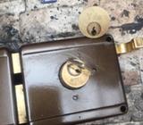 Llavin Yale de Segunda Esta Bueno