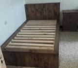 Cama Ind con Mesita