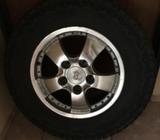 Aros 18 para 4x4 5X150 con Llantas