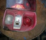 Dos luces traceras de ford ranger 2005 una en regularestado y la otra p reparar