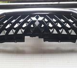 Parrilla de Montero Sport